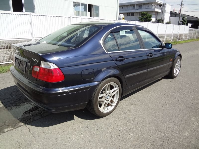 Bmw 320i using oil #2