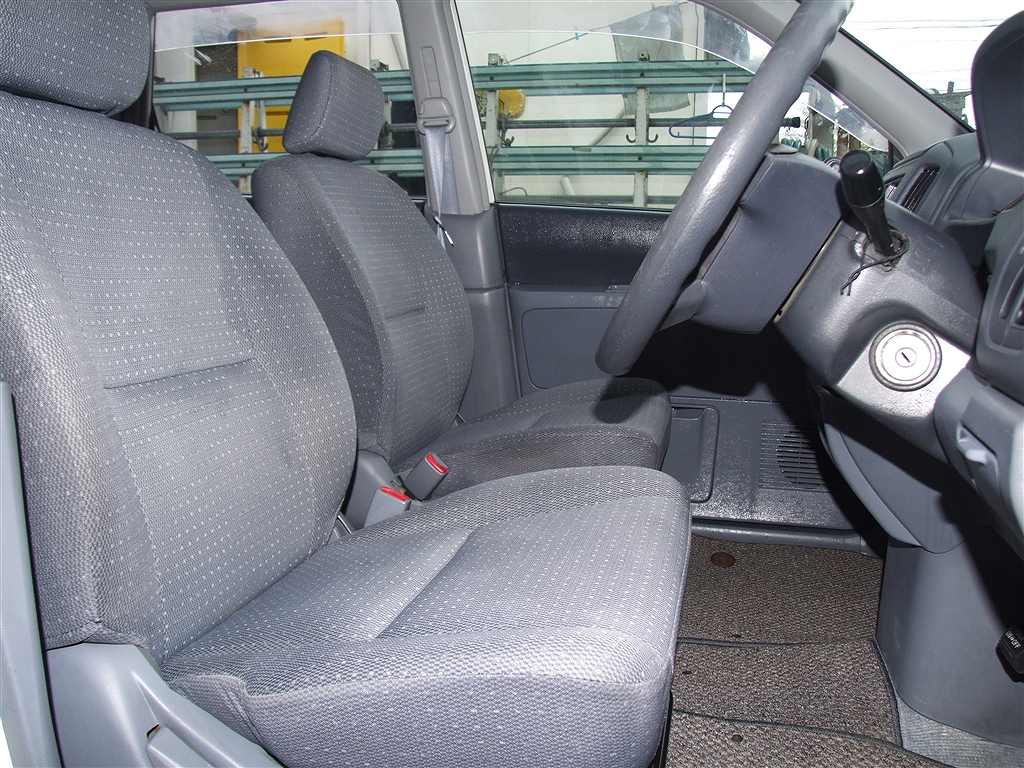 Mitsubishi Mirage Dingo POP, 2001, used for sale