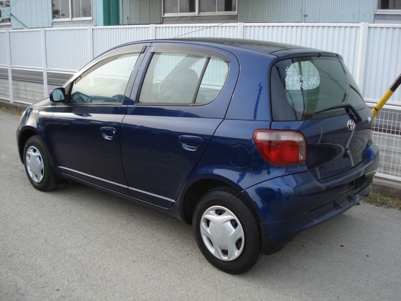 Toyota vitz 2000 года