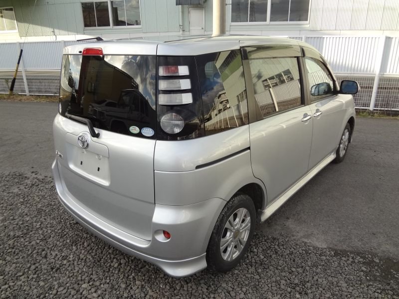 Toyota sienta x