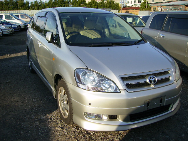 Toyota ipsum 2002 год