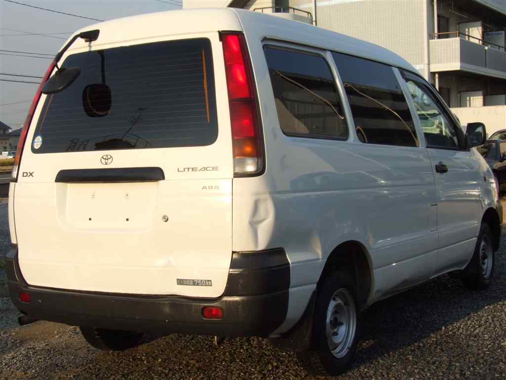 Toyota lite ace noah