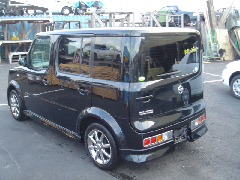 Nissan cube rider