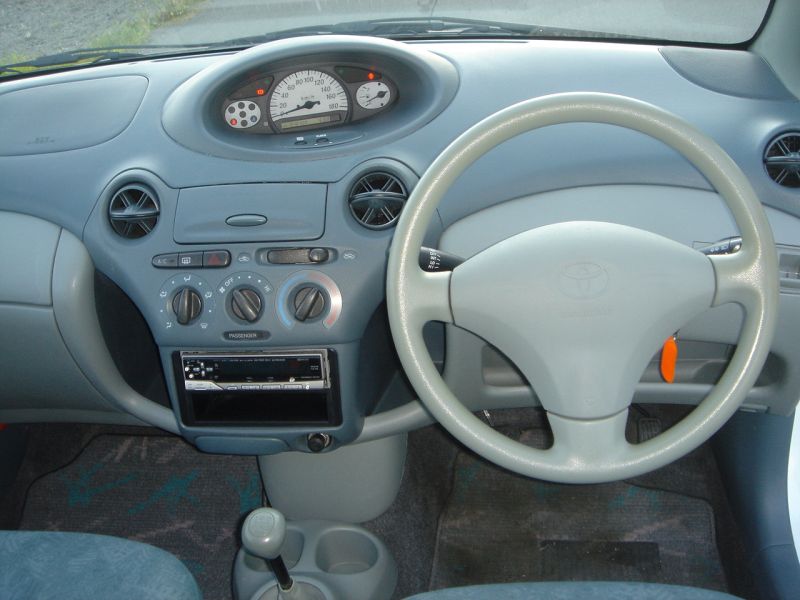 Toyota vitz 2000 запчасти