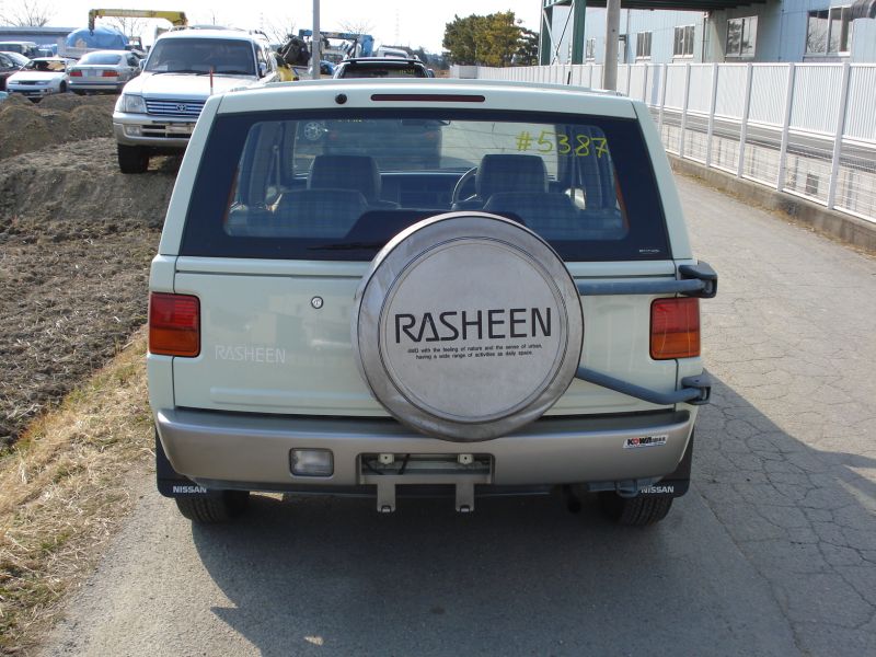 Nissan rasheen 1996