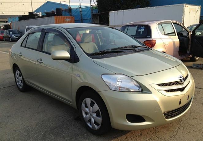 Toyota belta 2005