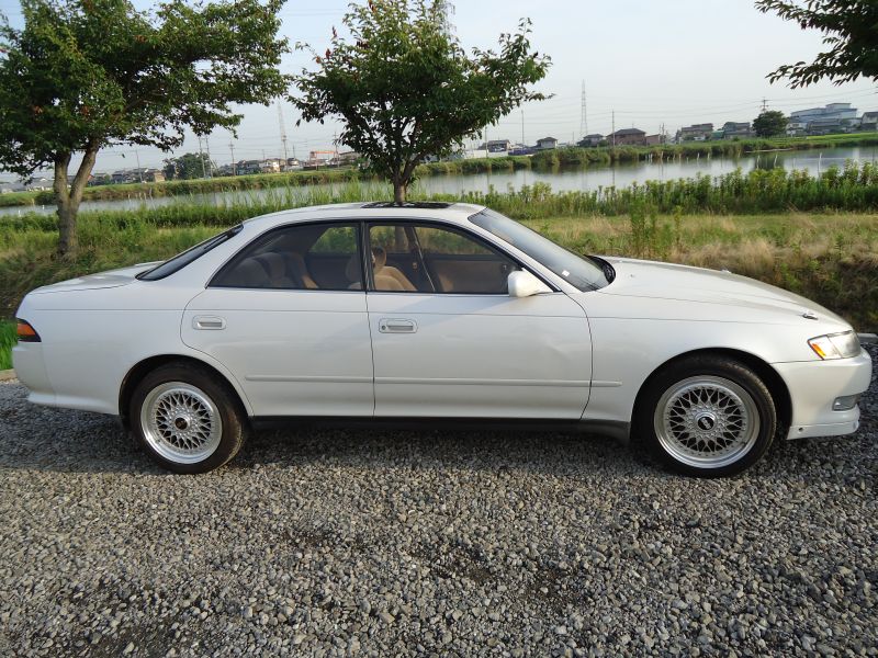 Toyota mark 2 grande