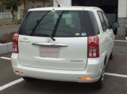 Toyota raum 2009