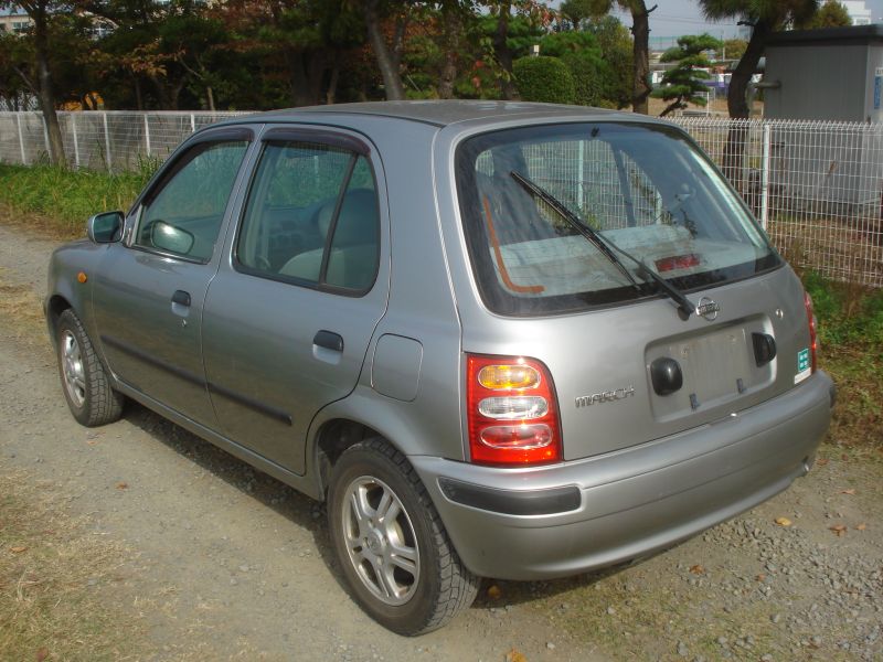 Nissan march 2000