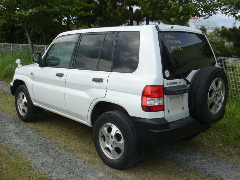 Mitsubishi pajero io обзор