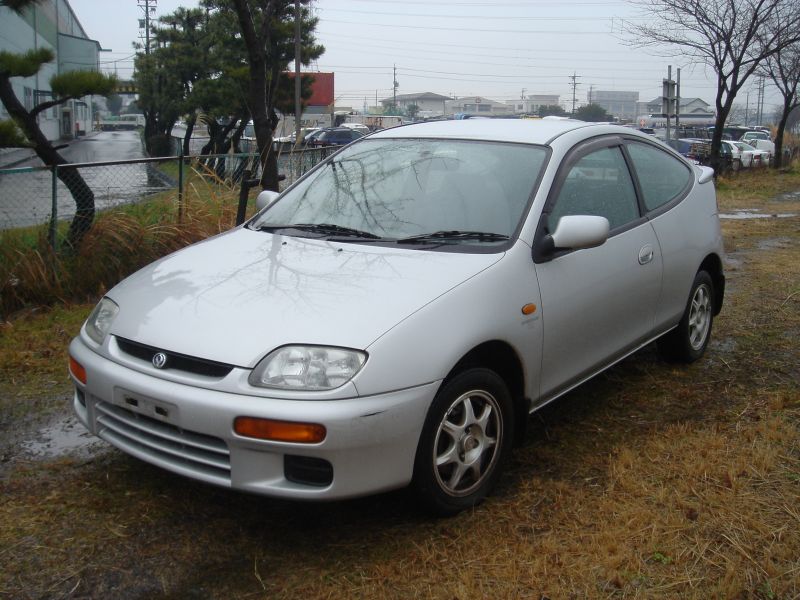 Mazda familia 1996