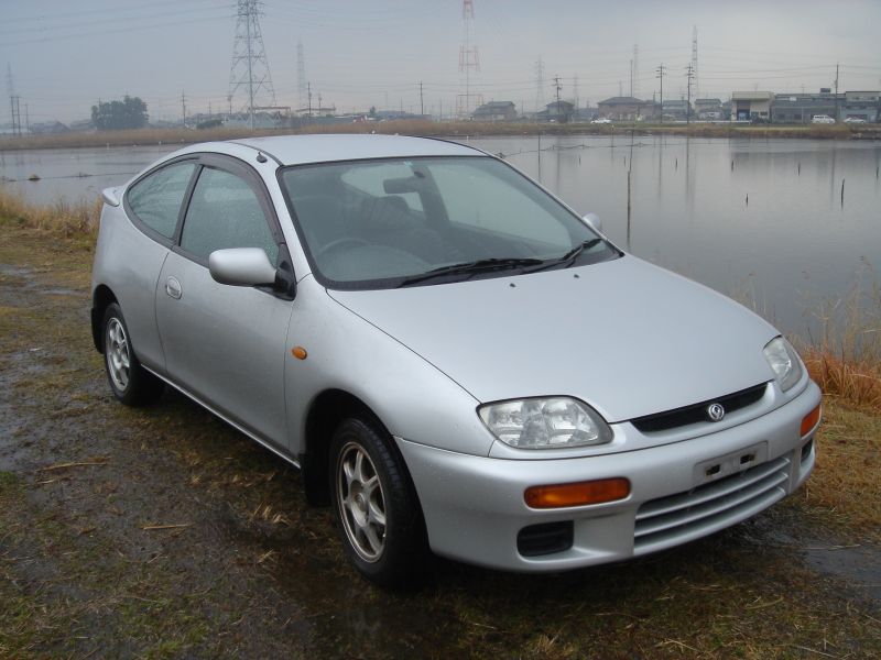 Mazda familia 1996