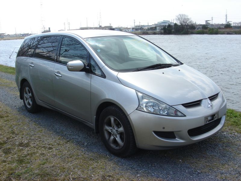 Mitsubishi grandis 2003