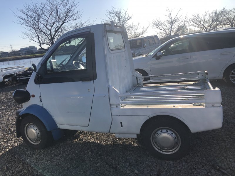 Daihatsu midget 1