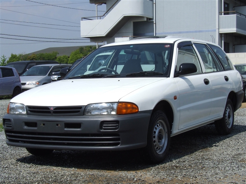 Mitsubishi libero фото