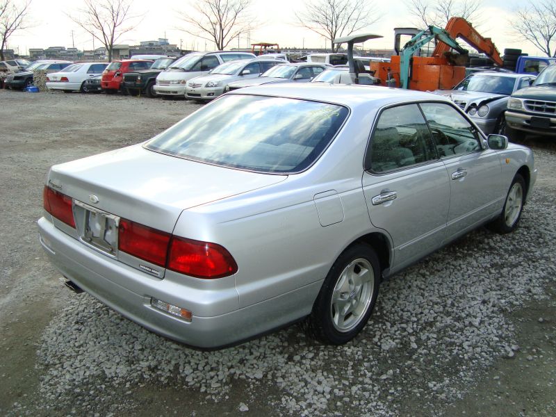 Nissan leopard y33