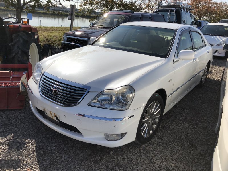 Toyota crown majesta 2005