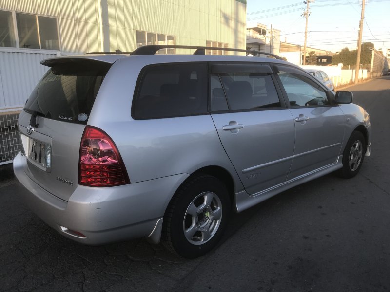 Toyota corolla fielder 2004