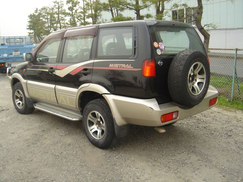 Nissan mistral 1995