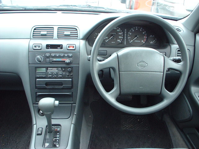 Nissan cefiro салон