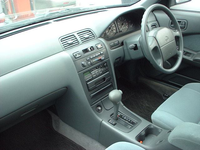 Nissan cefiro салон