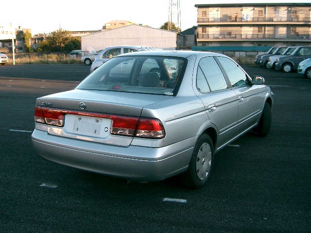 Nissan ex saloon