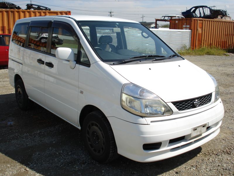 Nissan serena 1999