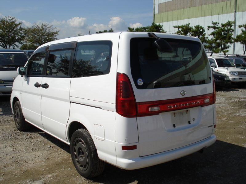 Nissan serena 1999