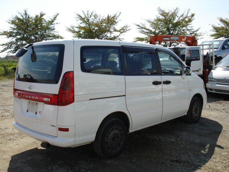 Nissan serena 1999