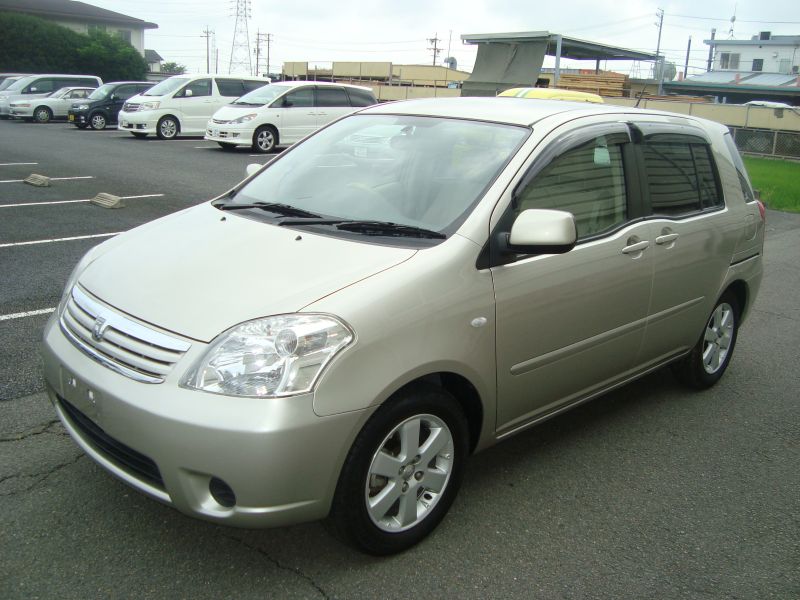 Toyota raum 2008