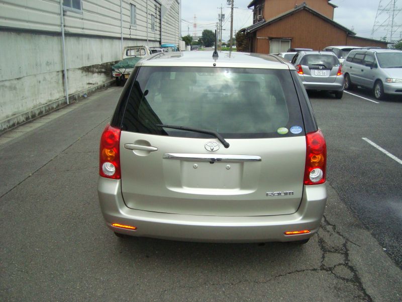 Toyota raum 2008