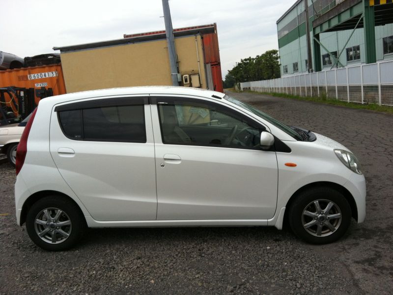 Daihatsu mira 2009 год