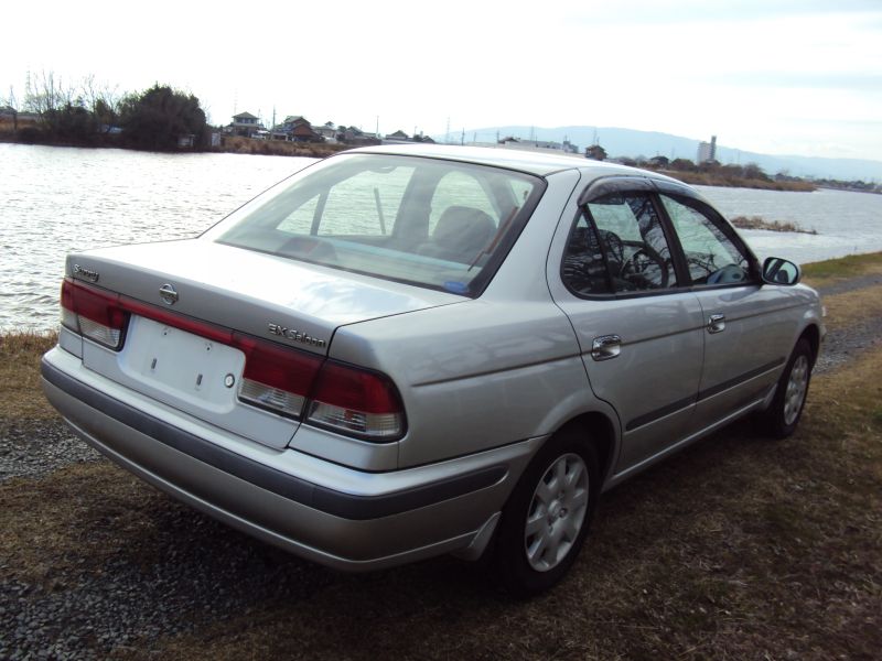 Nissan sunny ex saloon