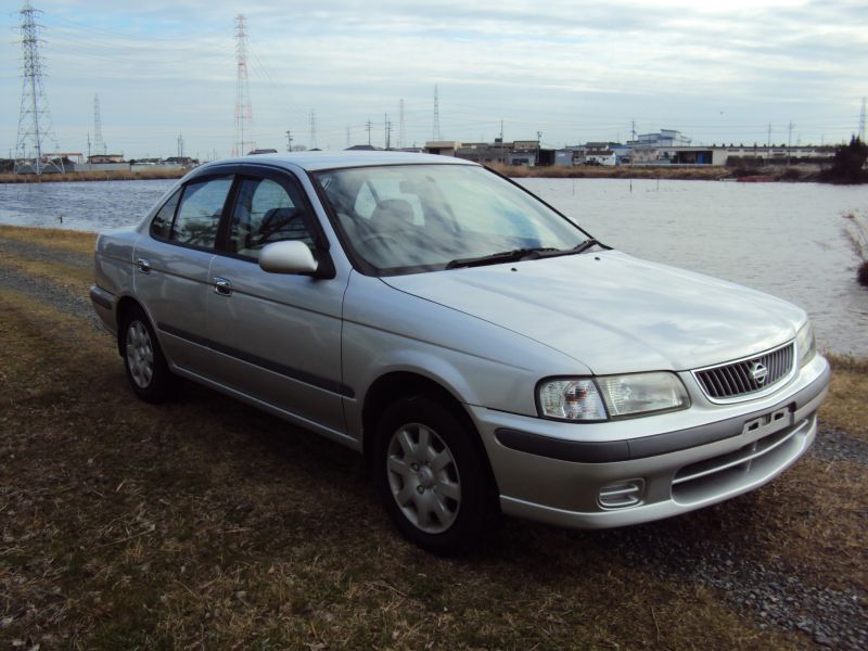 Nissan sunny ex saloon