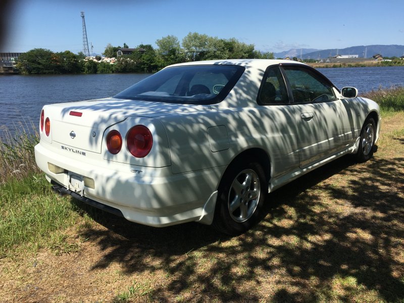 Nissan skyline gt 2000