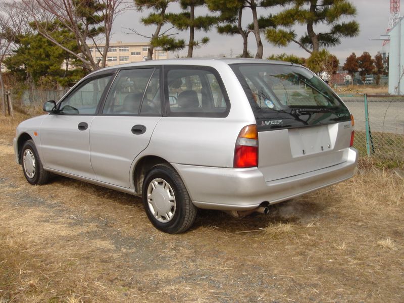 Mitsubishi libero фото