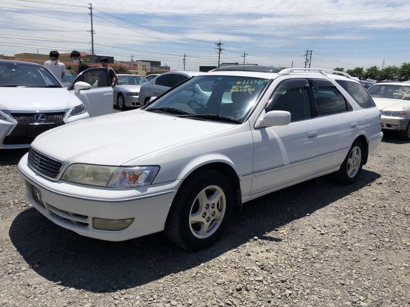 Toyota mark qualis