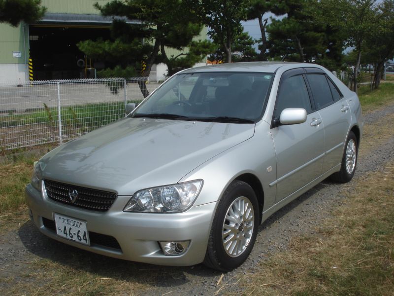 Toyota altezza 2003