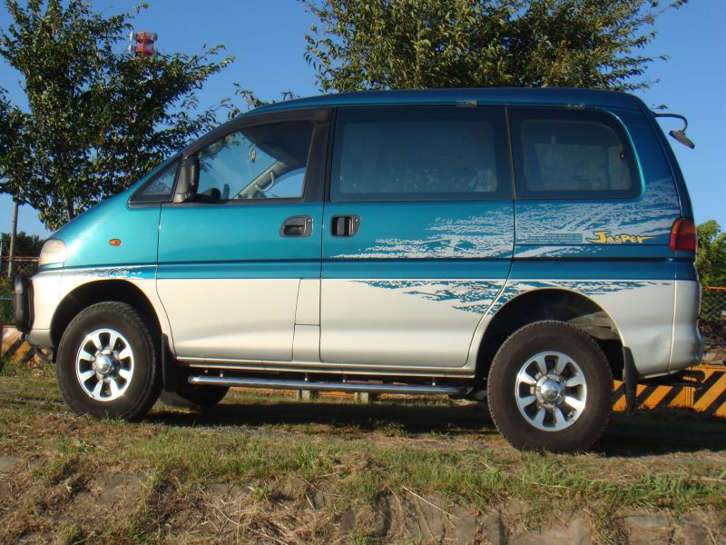 Pe8w mitsubishi delica