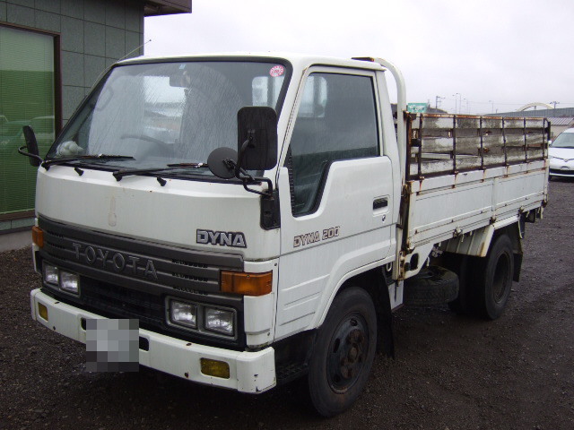 Грузовик toyota dyna