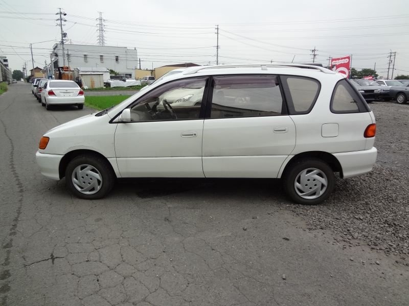 Toyota ipsum 2000 года