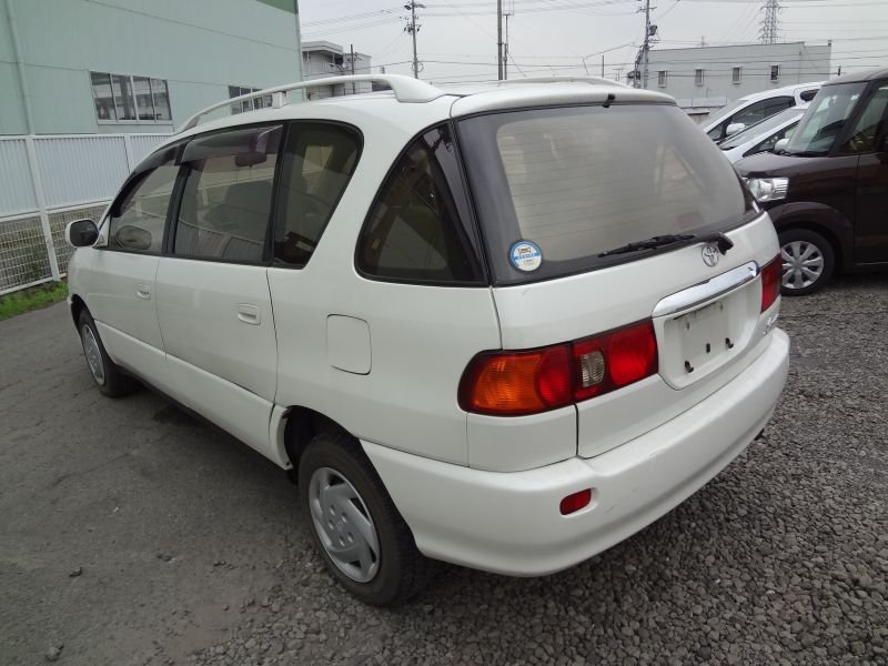 Toyota ipsum 2000 года