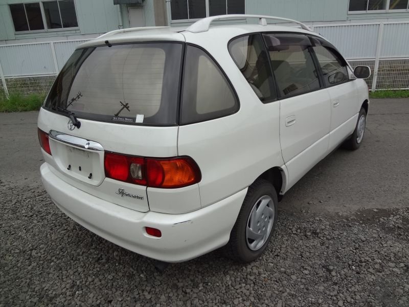 Toyota ipsum 2000 года