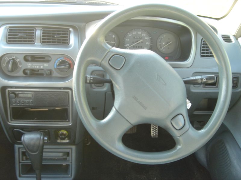 Daihatsu storia 2001