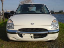 Daihatsu storia 2001