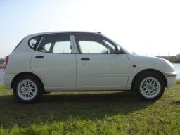 Daihatsu storia 2001