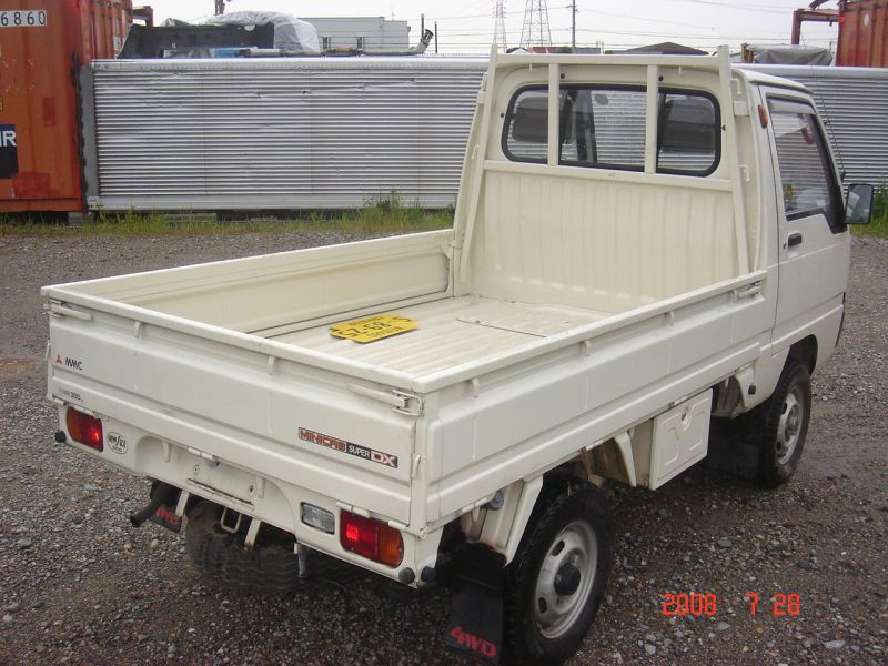 Mitsubishi minicab 4wd