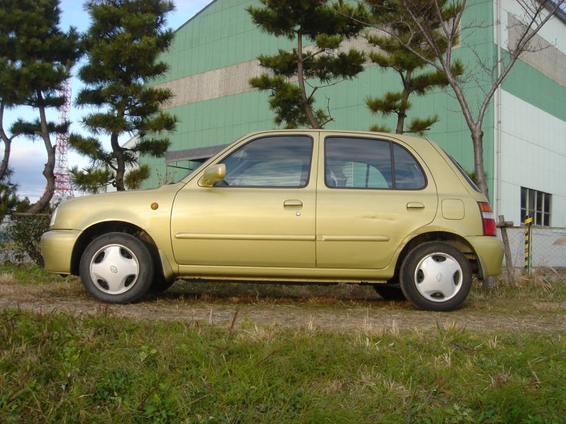 Nissan march 1996