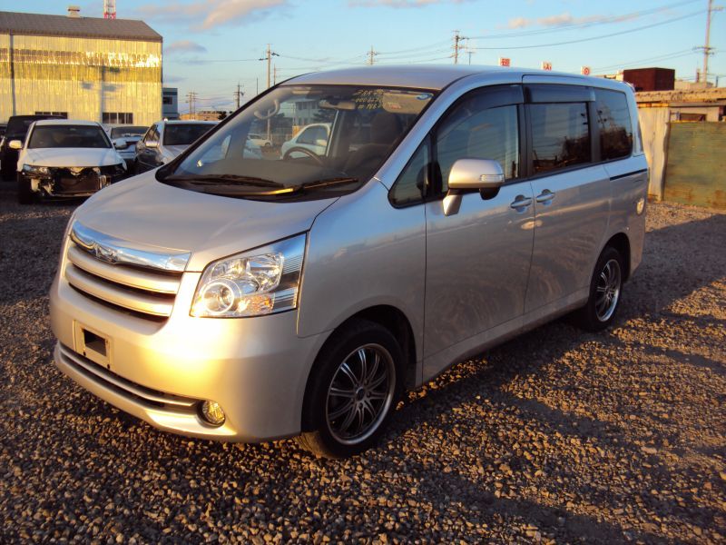 Toyota noah 2007