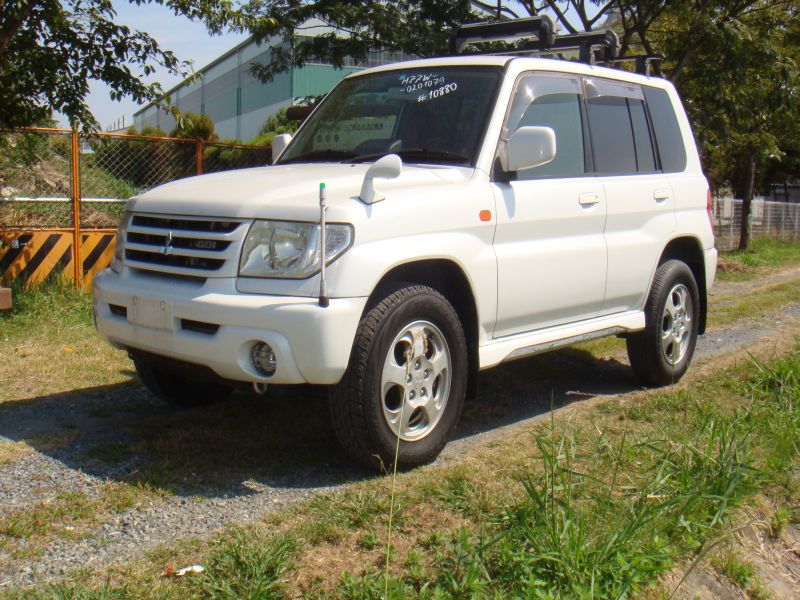 Mitsubishi pajero io 2000